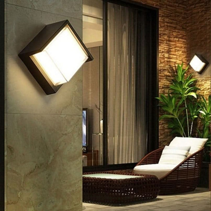 Kalsten | Modern LED outdoor wall light with motion sensor