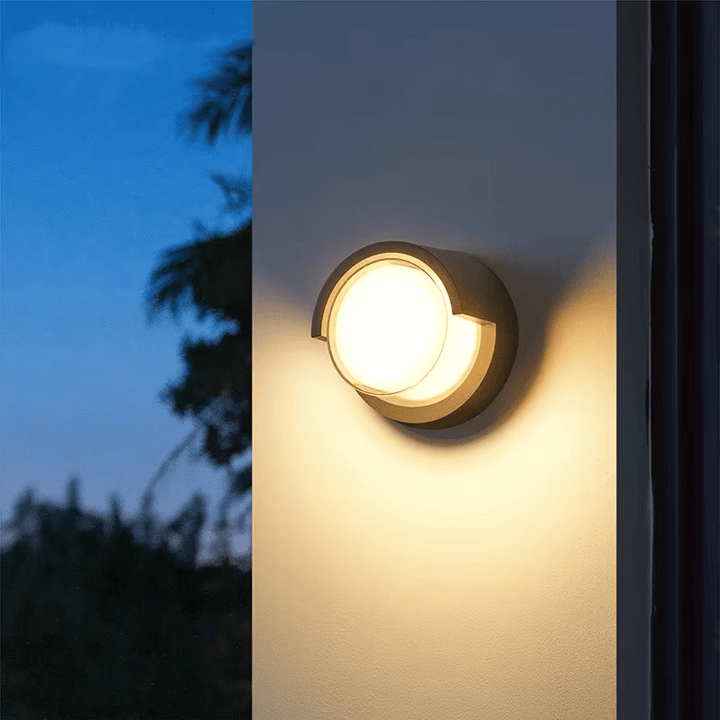 Kalsten | Modern LED outdoor wall light with motion sensor