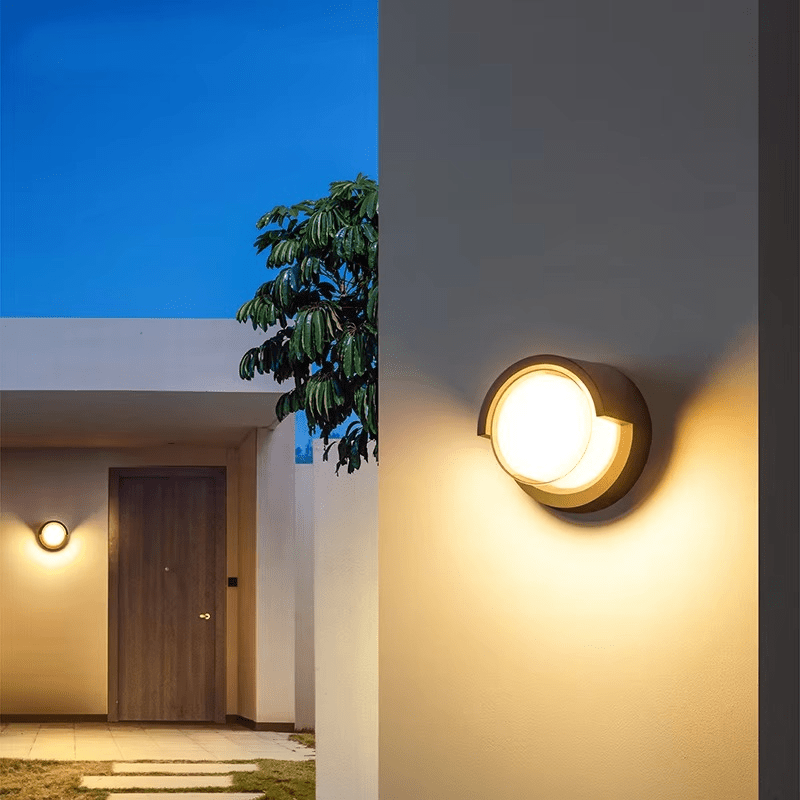 Kalsten | Modern LED outdoor wall light with motion sensor