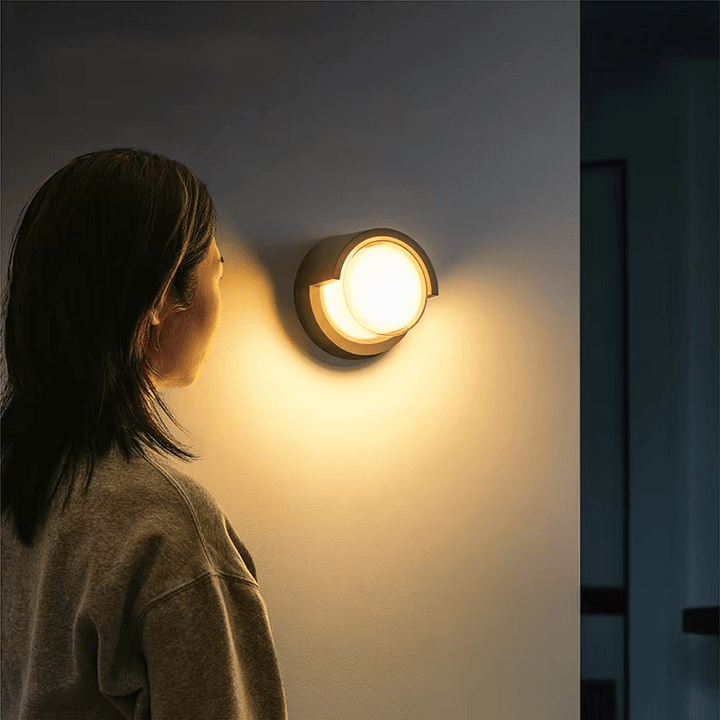 Kalsten | Modern LED outdoor wall light with motion sensor