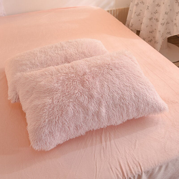 Luxury Plush Duvet Cover with Zipper Closure and Corner Straps Kalsten