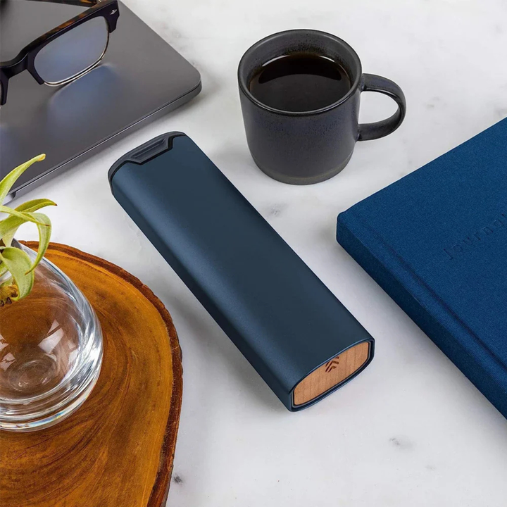 Kalsten | Spill-proof 7-day pill box with snap closure