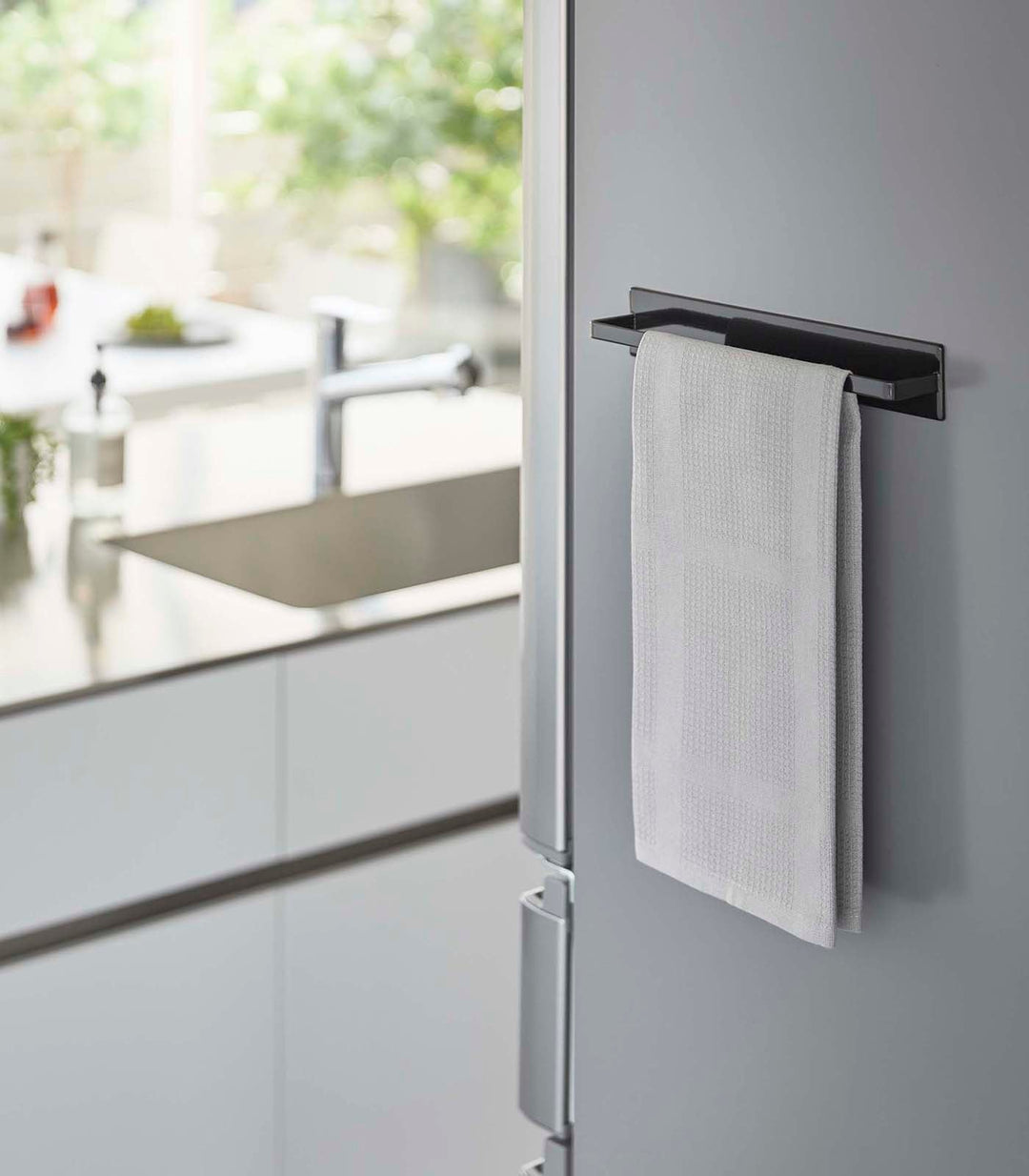 Kalsten | Magnetic Kitchen Towel Holder - Stainless Steel