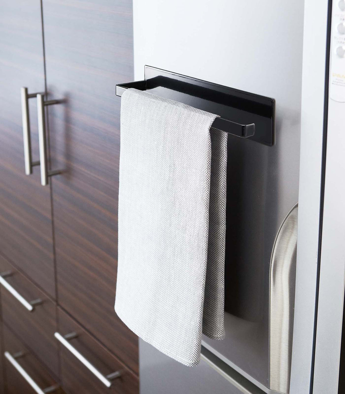 Brehn | Magnetic Paper Towel Holder - Steel