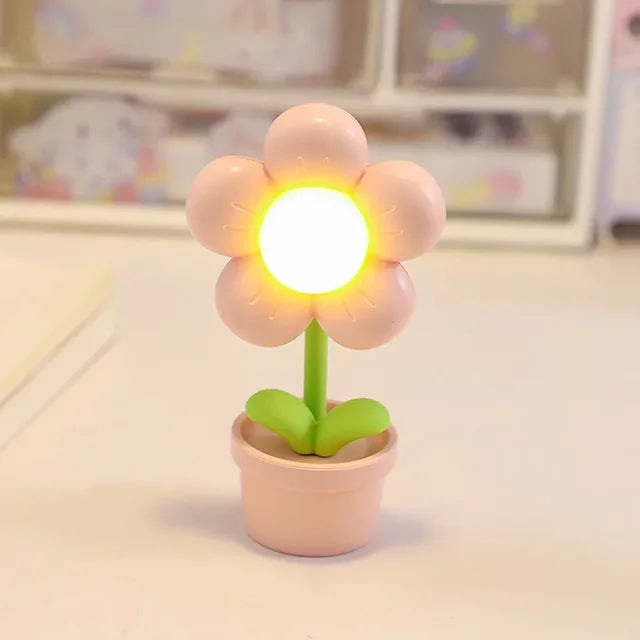 BloomAura – Elegant Petite Flower Table Lamp for Soft Lighting | Kalsten
