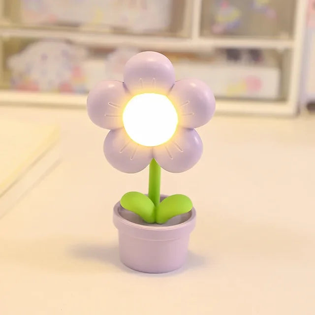 BloomAura – Elegant Petite Flower Table Lamp for Soft Lighting | Kalsten