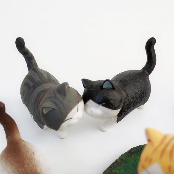 Mini Strolling Cat Figurines | Kalsten