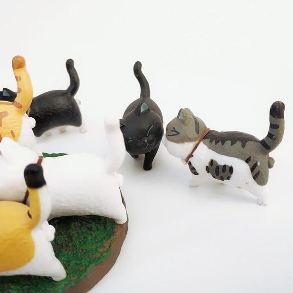 Mini Strolling Cat Figurines | Kalsten