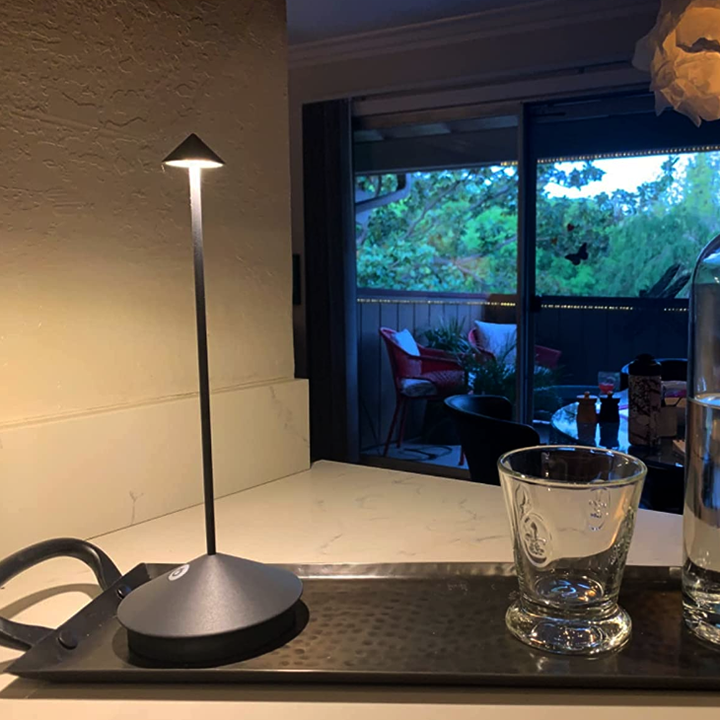 Wireless Rechargeable Table Lamp – Dimmable