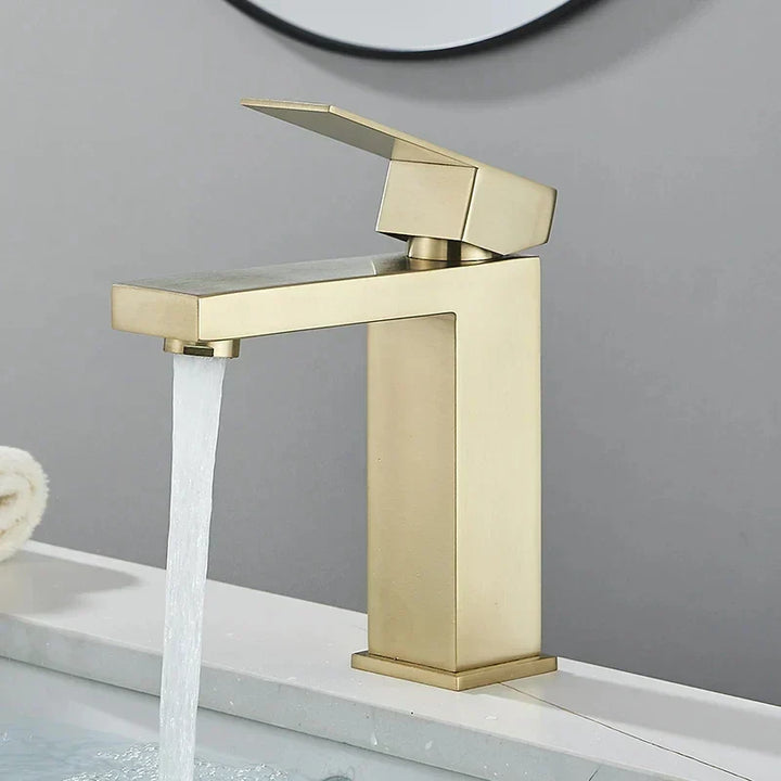 Modern Black-Silver Sink Faucet - for Luxury Bathroom Experience Kalsten