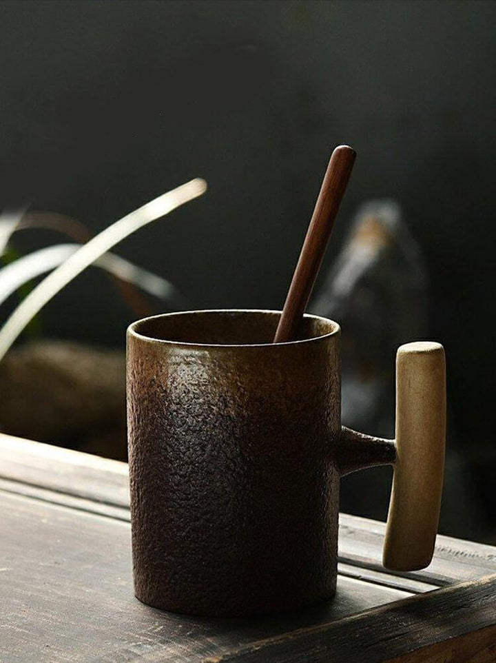Coarse Pottery Mug with Wooden Handgrip | Kalsten
