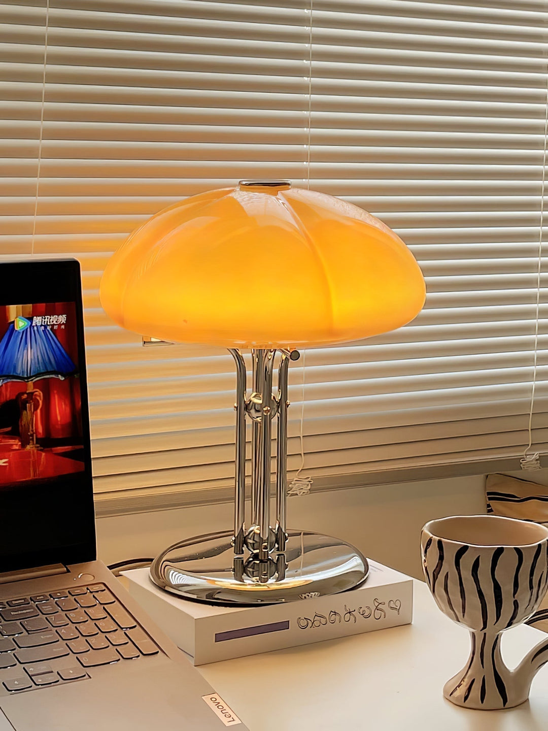 Mushroom Bauhaus Table Lamp | Kalsten