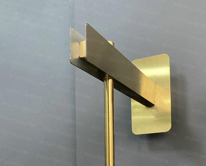 Neith Glass Wall Lamp | Kalsten