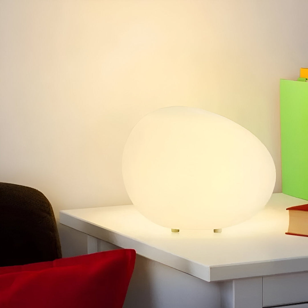 Round Metal Table Lamp in Scandinavian Design | Kalsten