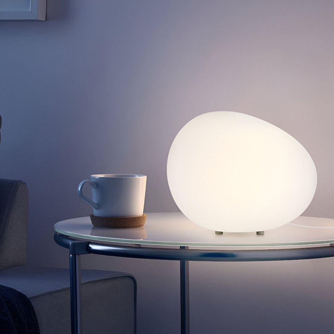 Round Metal Table Lamp in Scandinavian Design | Kalsten