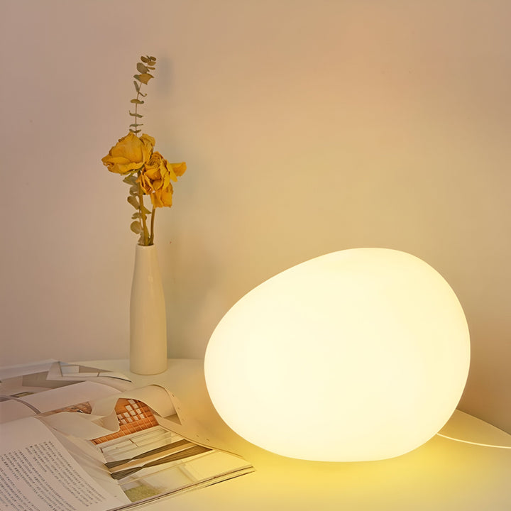 Round Metal Table Lamp in Scandinavian Design | Kalsten