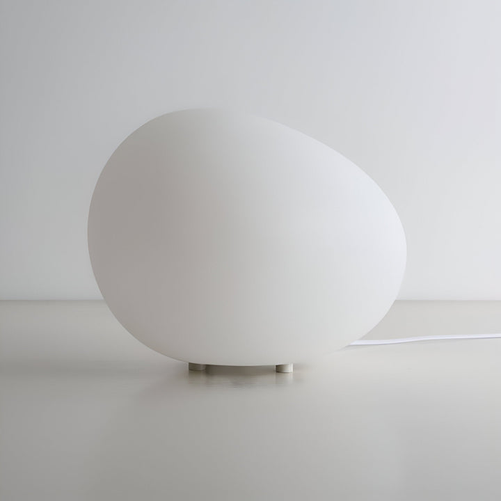 Round Metal Table Lamp in Scandinavian Design | Kalsten