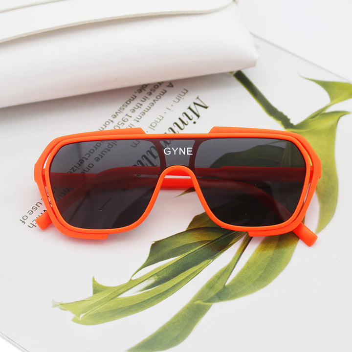 Women's sporty sunglasses with modern design Kalsten