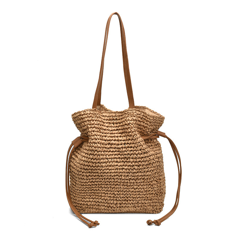 Casual straw bag with modern drawstring Kalsten