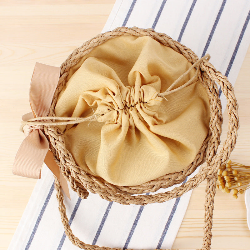 Charming Handbag Made of Woven Natural Material Kalsten