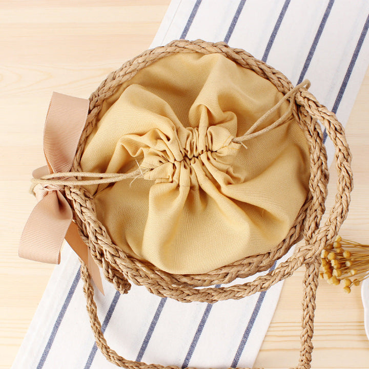 Charming Handbag Made of Woven Natural Material Kalsten