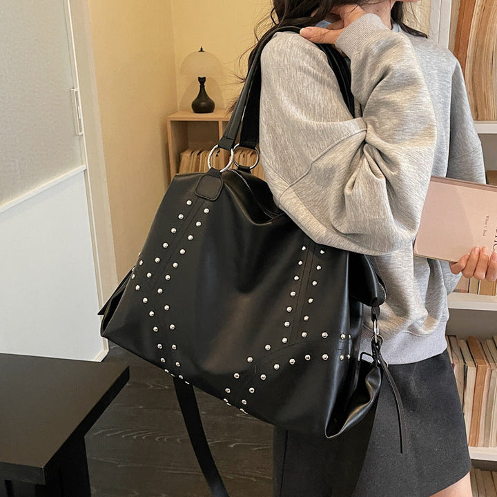 Elegant and Spacious Handbag Kalsten