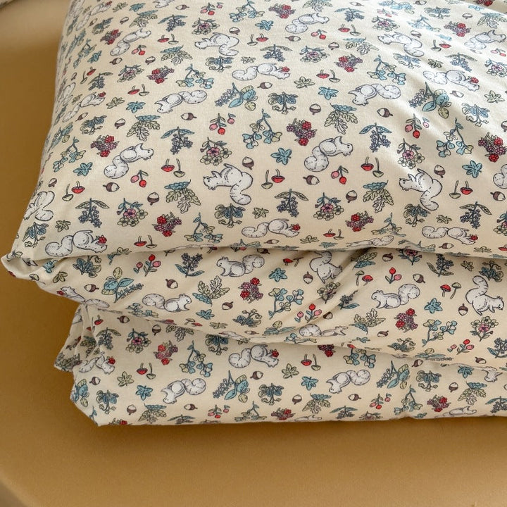 Unisex cotton pillowcase with cheerful bear design Kalsten