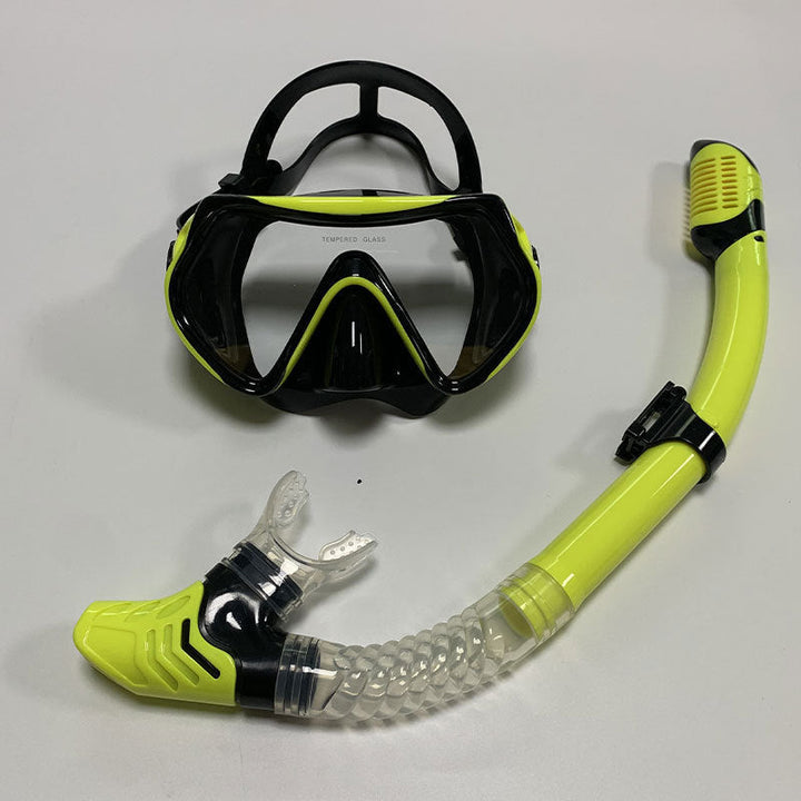Snorkel mask with secure and comfortable mouthpiece Kalsten