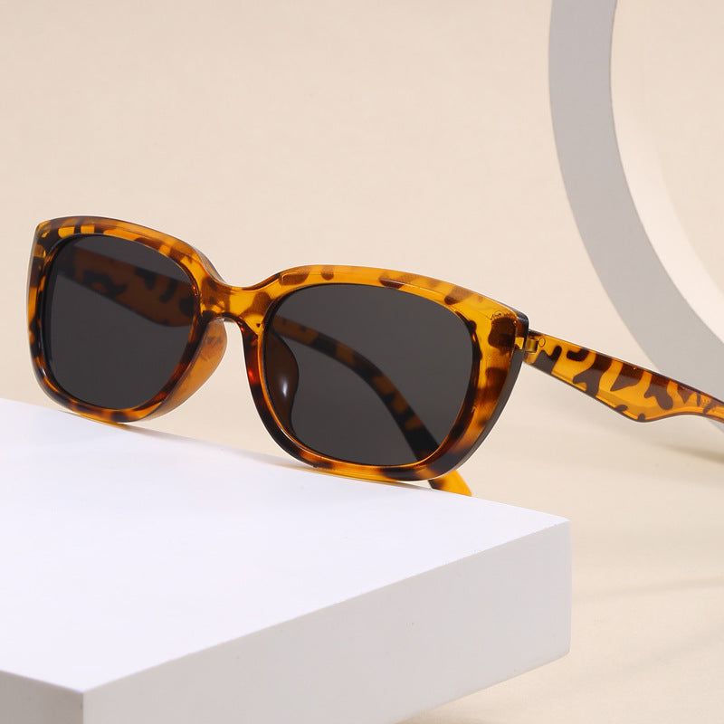 Women's trendy Cat-Eye sunglasses in minimalist design Kalsten