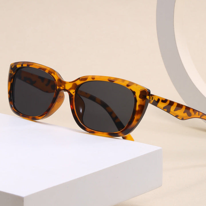 Women's trendy Cat-Eye sunglasses in minimalist design Kalsten