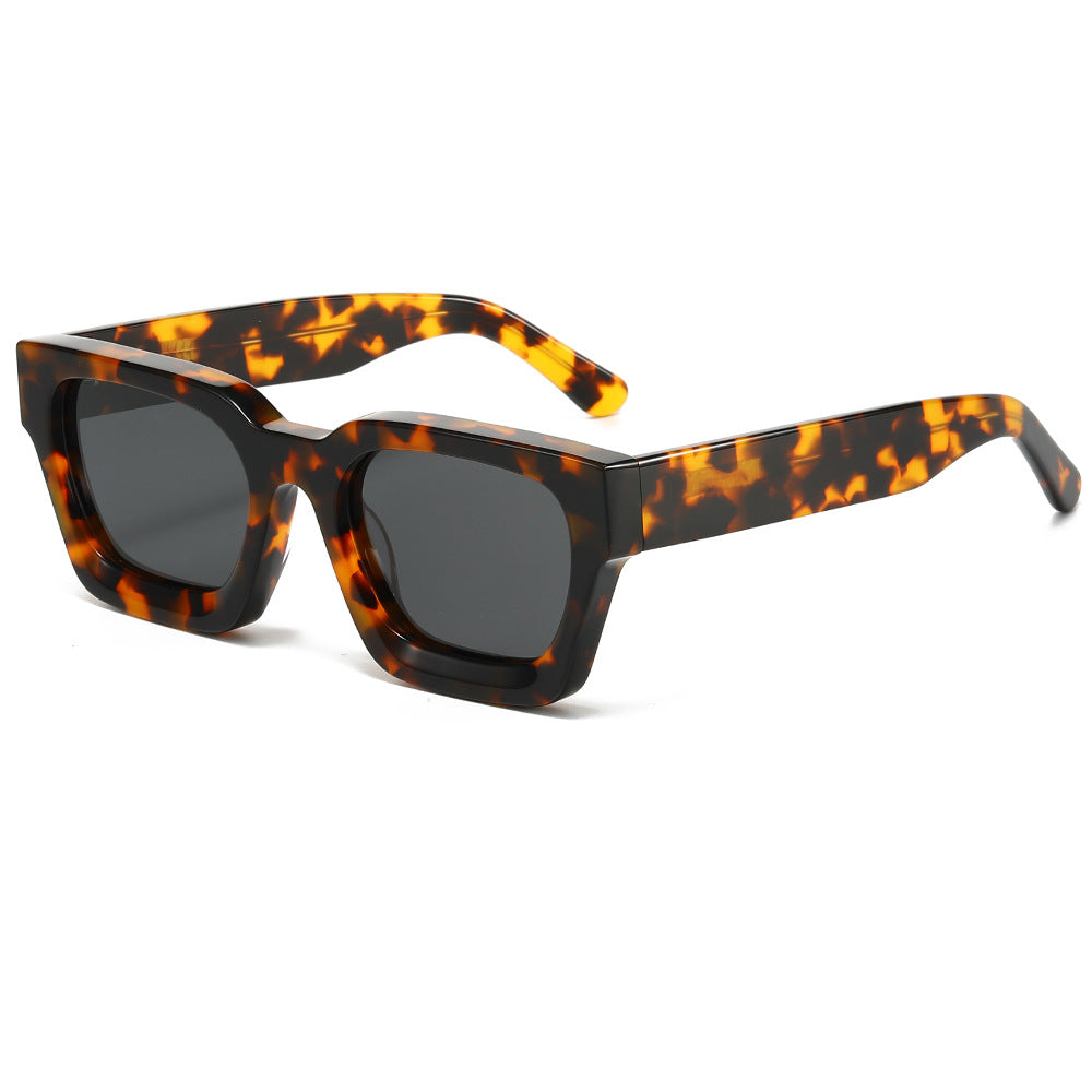 Women's designer sunglasses with modern, square frame and UV protection Kalsten
