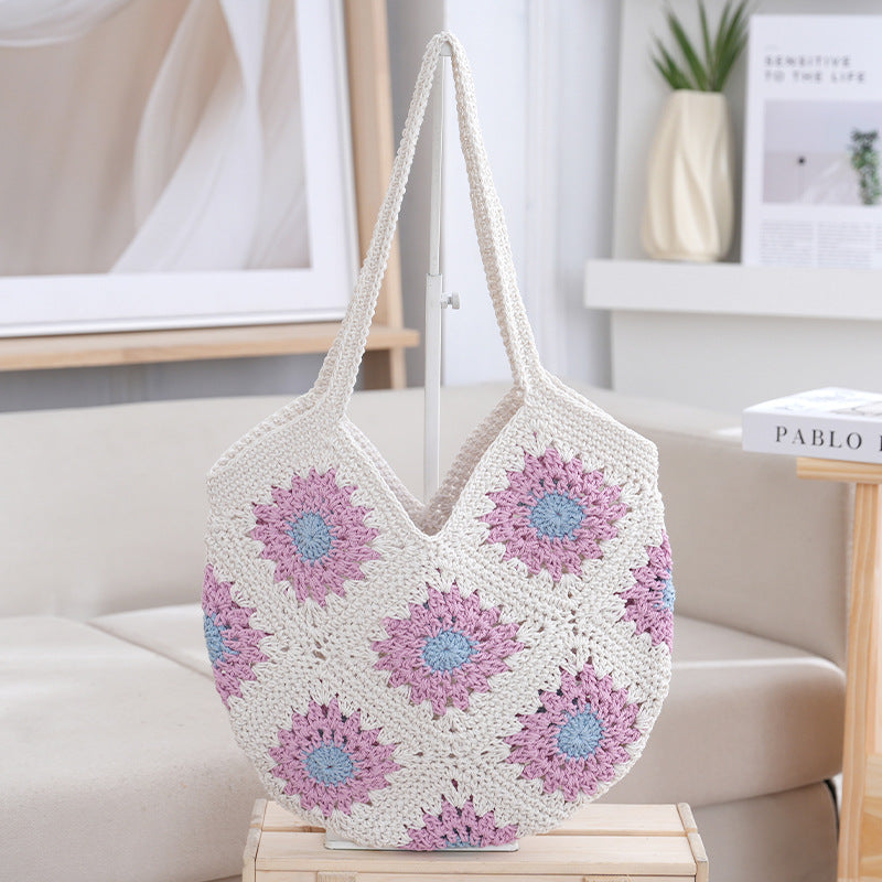 Crochet shopper with floral patterns Kalsten
