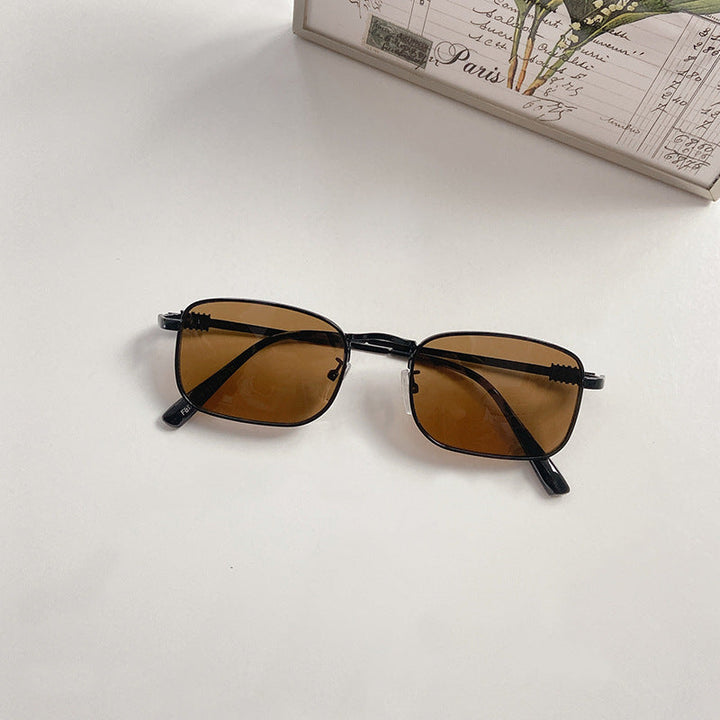 Fashionable glasses with square frame Kalsten