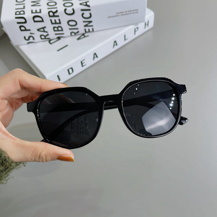 Fashionable Vintage Sunglasses with Wide Frame Kalsten