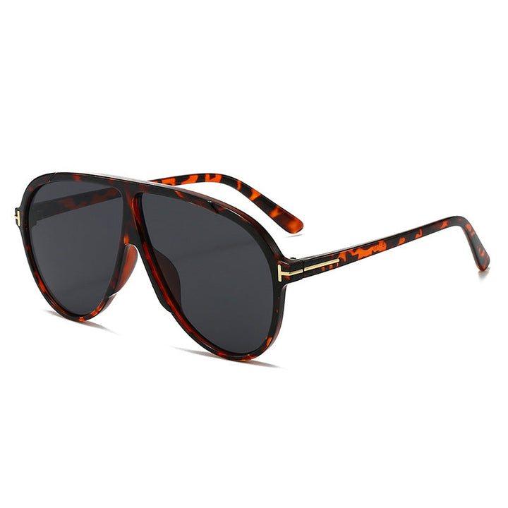 Women's large sunglasses with modern design and protective lenses Kalsten