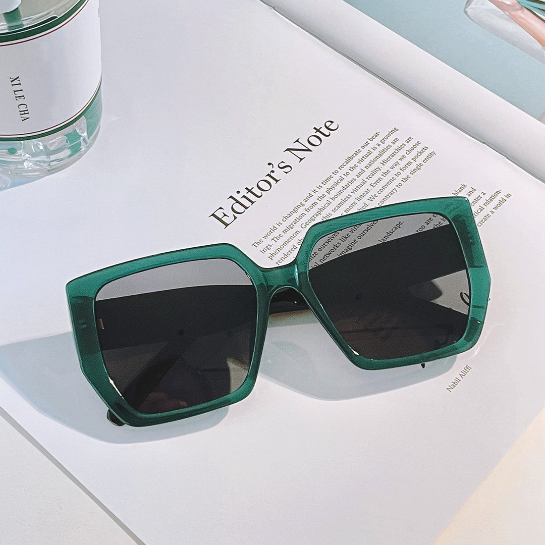 Women's square sunglasses with protective UV protection and modern design Kalsten