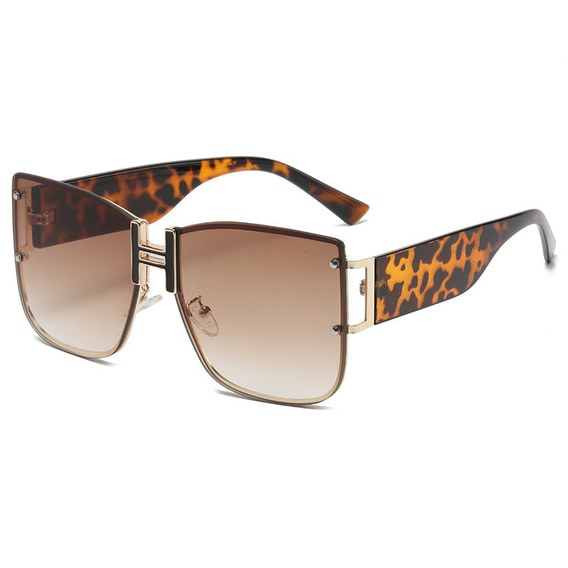 Ladies sunglasses in an elegant design with highly modern, organic lenses Kalsten