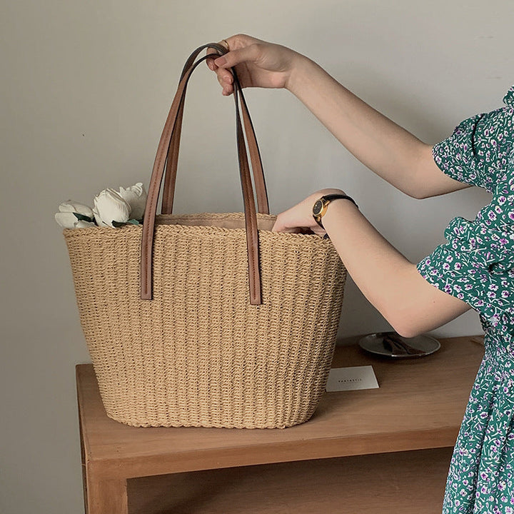 Spacious straw bag with sustainable leather handles Kalsten