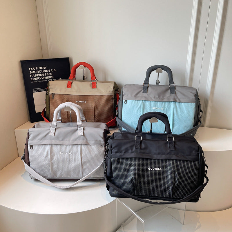 Sporty Travel Bag with Reinforced Shoulder Strap Kalsten
