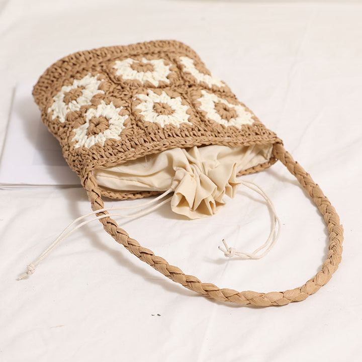 Handcrafted straw bag with floral patterns Kalsten