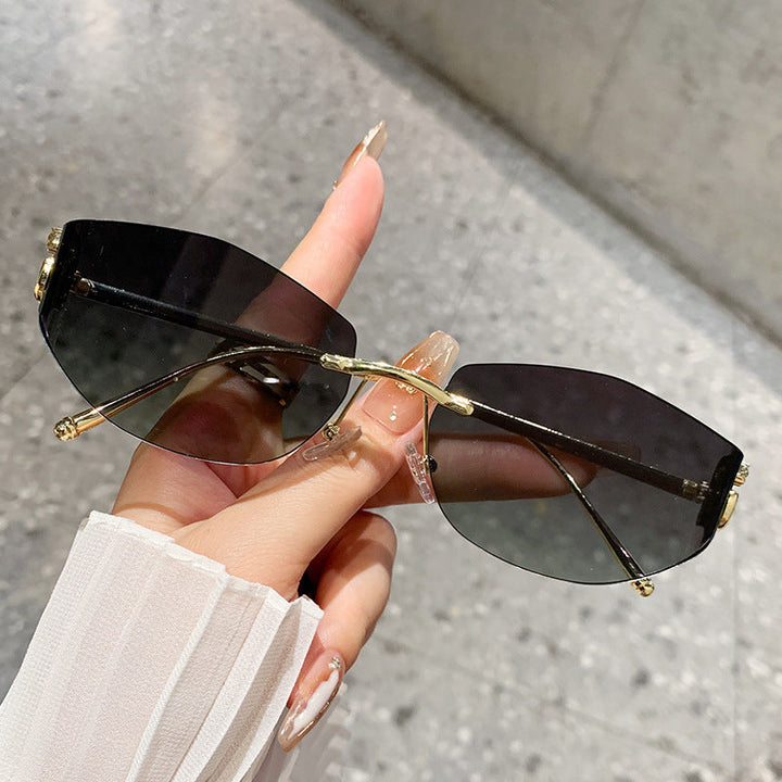 Women's fashionable sunglasses with innovative checkered design Kalsten
