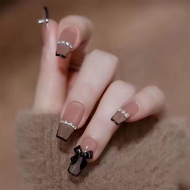 Glamorous Nail Art Kalsten