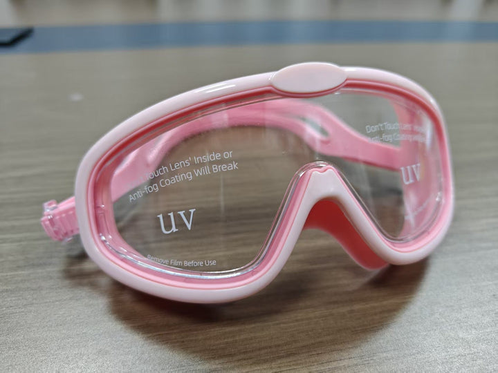 Swimming mask with wide field of vision and UV protection Kalsten