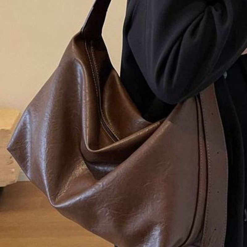 Slouchy Leather Shoulder Bag Acalora