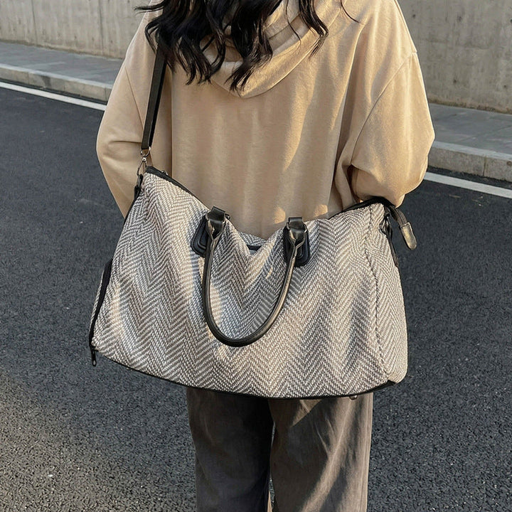 Durable travel bag with versatile interior layout Kalsten