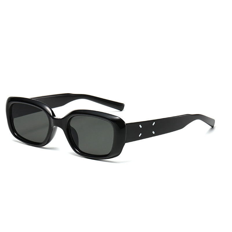 Ladies Retro-Inspired Sunglasses with Curved Frame Kalsten