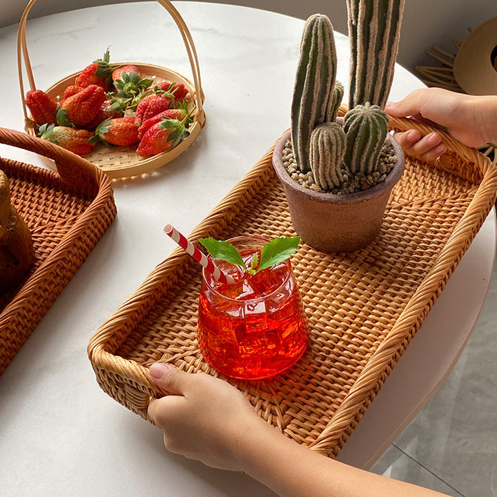 Women's rectangular serving platter made of natural rattan Kalsten