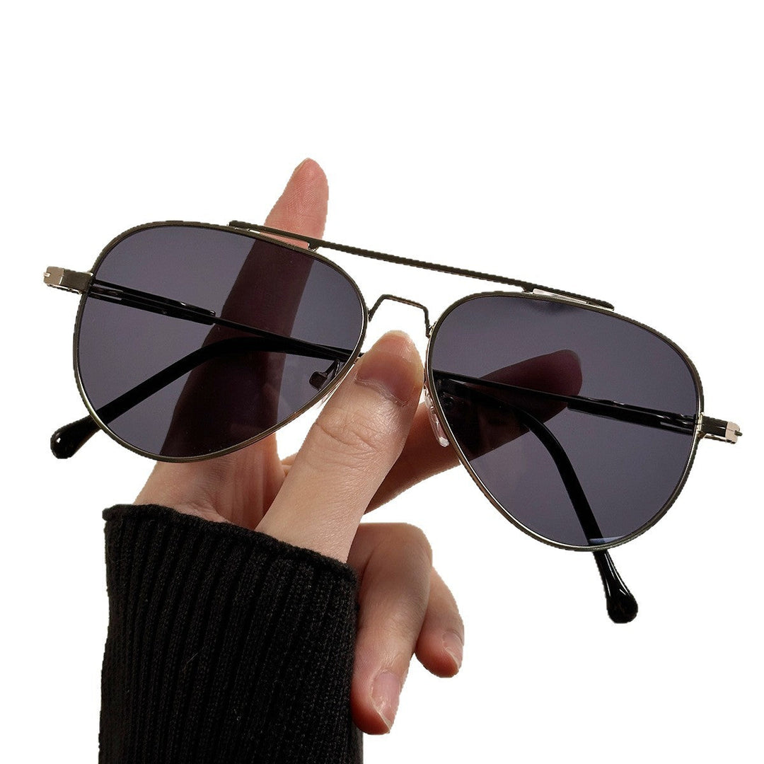 Women's timeless pilot sunglasses with high-quality frame Kalsten