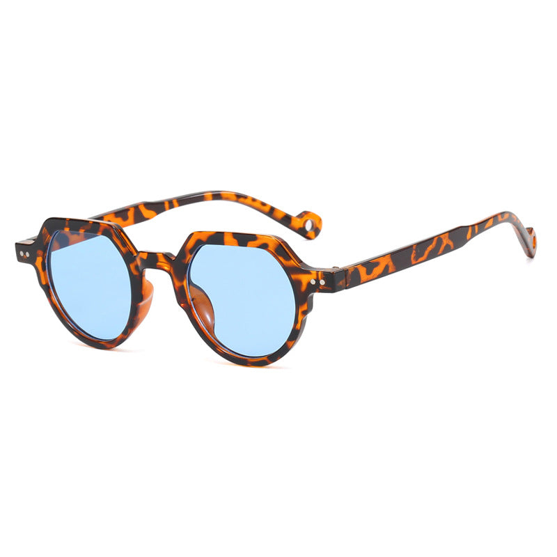 Women's geometric sunglasses with protective UV filter and sturdy frame Kalsten