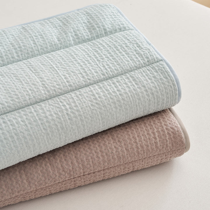 Breathable neck support with texture Kalsten